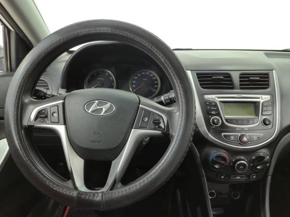 Hyundai Solaris I с пробегом 2013 года, цена 670 000 рублей, 71309 км, седан, Автокод Объявления