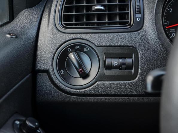 Volkswagen Polo V Рестайлинг с пробегом 2018 года, цена 1 245 000 рублей, 115817 км, седан, Автокод Объявления