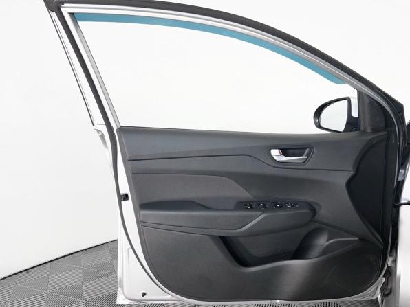 Hyundai Solaris II с пробегом 2017 года, цена 1 109 000 рублей, 137000 км, седан, Автокод Объявления