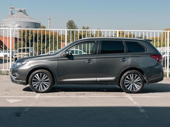 Mitsubishi Outlander III Рестайлинг 3 с пробегом 2019 года, цена 2 050 000 рублей, 184640 км, внедорожник, Автокод Объявления