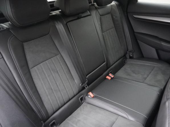 Skoda Karoq I с пробегом 2021 года, цена 2 490 000 рублей, 69253 км, внедорожник, Автокод Объявления