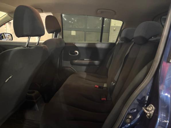 Nissan Tiida I Рестайлинг с пробегом 2010 года, цена 549 000 рублей, 300000 км, хэтчбек, Автокод Объявления