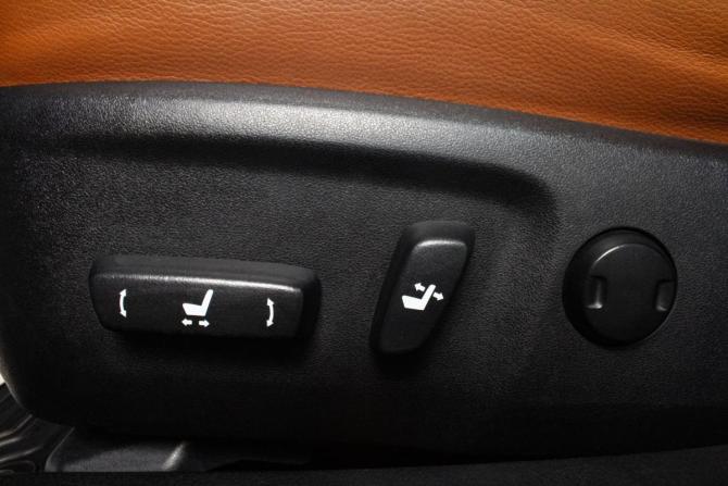 Toyota Camry VII (XV50) Рестайлинг с пробегом 2016 года, цена 2 129 000 рублей, 209896 км, седан, Автокод Объявления