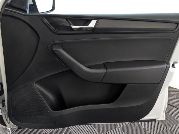 Skoda Rapid I Рестайлинг с пробегом 2019 года, цена 900 000 рублей, 171570 км, лифтбек, Автокод Объявления