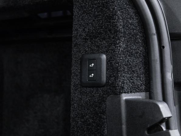Land Rover Range Rover IV Рестайлинг с пробегом 2018 года, цена 4 499 000 рублей, 160181 км, внедорожник, Автокод Объявления