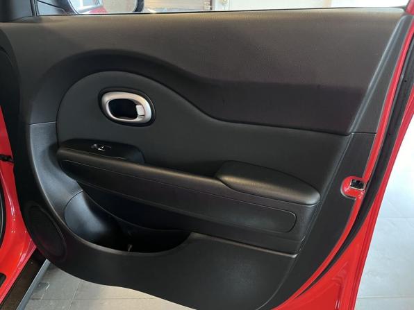 Kia Soul II Рестайлинг с пробегом 2018 года, цена 1 835 000 рублей, 76462 км, хэтчбек, Автокод Объявления
