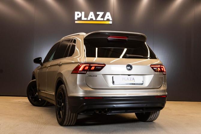 Volkswagen Tiguan II с пробегом 2017 года, цена 1 789 000 рублей, 230454 км, внедорожник, Автокод Объявления