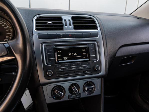 Volkswagen Polo V Рестайлинг с пробегом 2016 года, цена 1 190 000 рублей, 172715 км, седан, Автокод Объявления