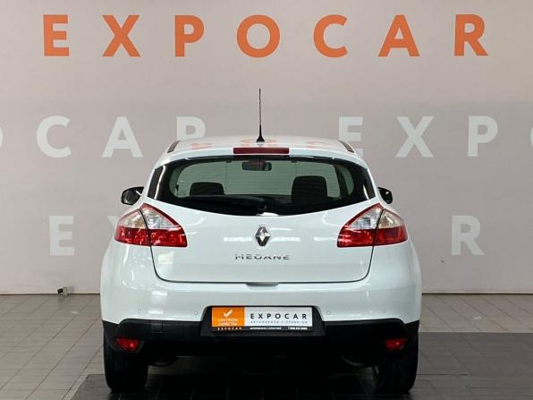 Renault Megane III Рестайлинг с пробегом 2014 года, цена 730 000 рублей, 184306 км, хэтчбек, Автокод Объявления
