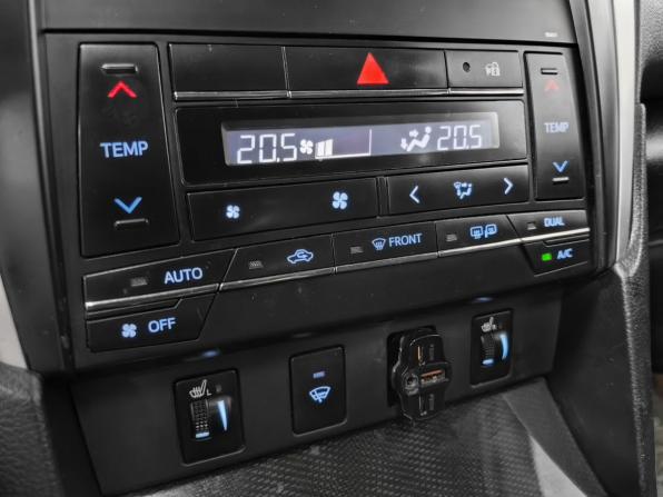 Toyota Camry VII (XV50) Рестайлинг с пробегом 2015 года, цена 1 650 000 рублей, 251915 км, седан, Автокод Объявления