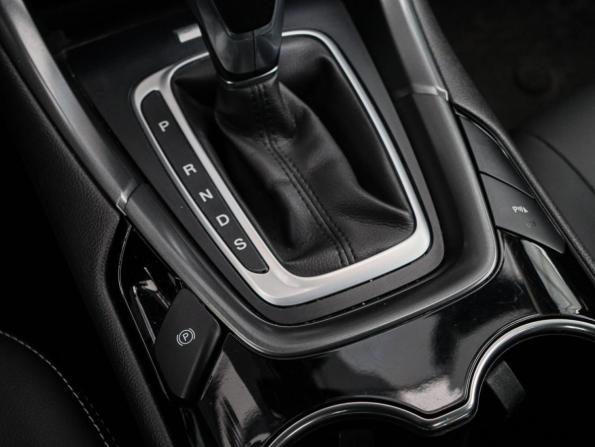 Ford Mondeo V с пробегом 2015 года, цена 1 360 000 рублей, 206793 км, седан, Автокод Объявления