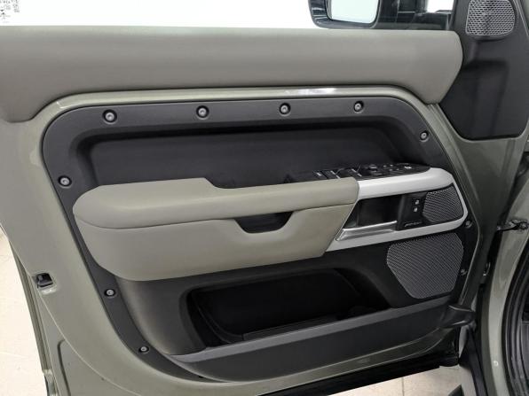 Land Rover Defender II с пробегом 2021 года, цена 4 800 000 рублей, 117553 км, внедорожник, Автокод Объявления