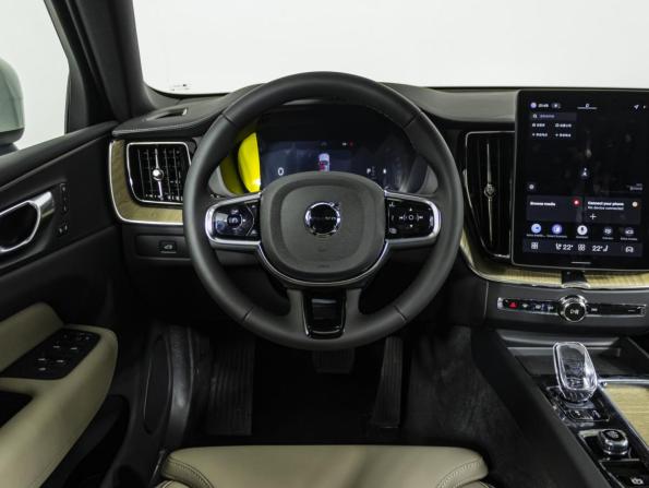 Volvo XC60 II Рестайлинг 2 с пробегом 2025 года, цена 6 789 000 рублей, 27 км, внедорожник, Автокод Объявления