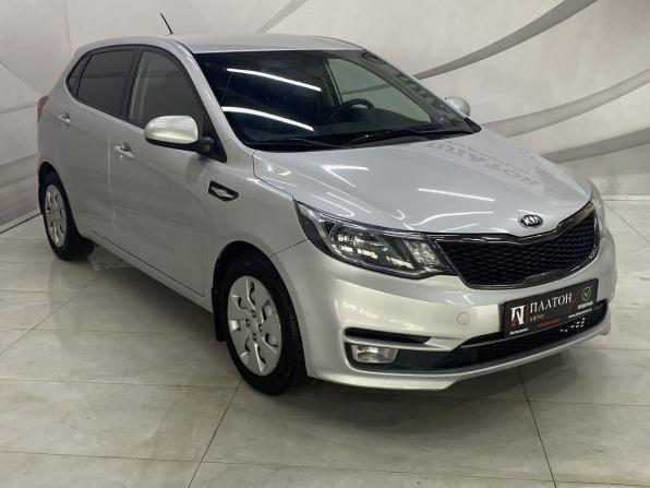 Kia Rio III Рестайлинг с пробегом 2016 года, цена 1 099 000 рублей, 71321 км, хэтчбек, Автокод Объявления