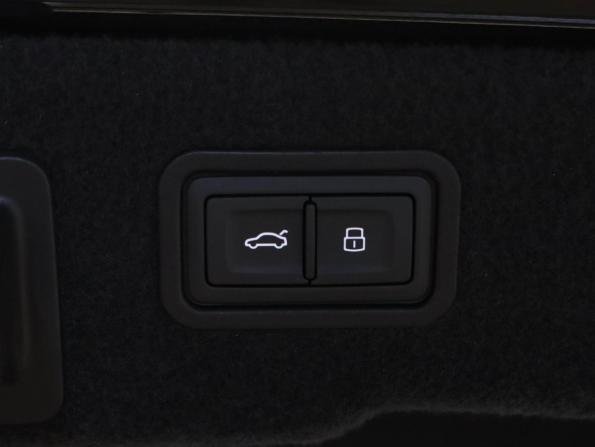 Audi A8 IV (D5) с пробегом 2021 года, цена 9 640 000 рублей, 25397 км, седан, Автокод Объявления