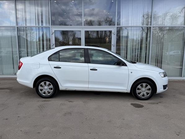 Skoda Rapid I с пробегом 2015 года, цена 980 000 рублей, 98180 км, лифтбек, Автокод Объявления