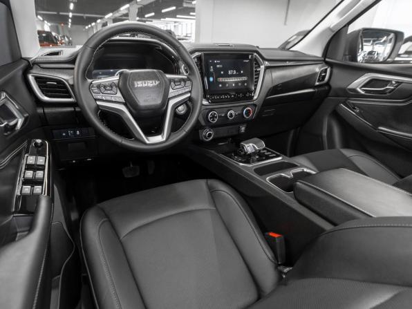 Isuzu D-Max III с пробегом 2025 года, цена 5 050 000 рублей, 158 км, пикап, Автокод Объявления
