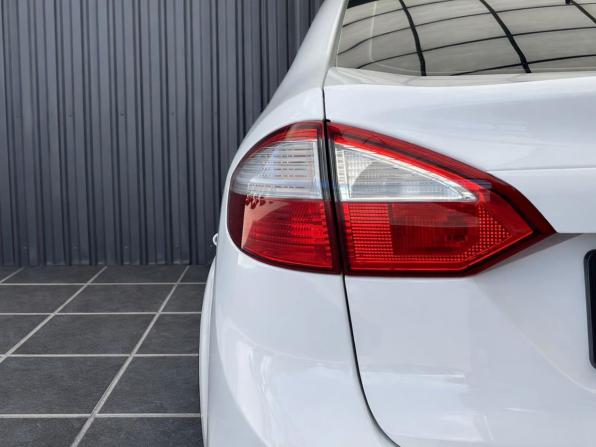 Ford Fiesta Mk6 Рестайлинг с пробегом 2017 года, цена 867 000 рублей, 135400 км, седан, Автокод Объявления