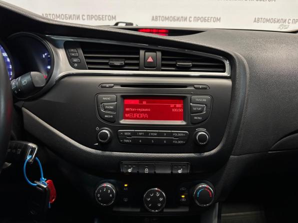 Kia Ceed II Рестайлинг с пробегом 2015 года, цена 879 000 рублей, 102000 км, хэтчбек, Автокод Объявления