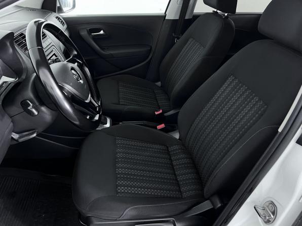Volkswagen Polo V Рестайлинг с пробегом 2015 года, цена 965 000 рублей, 145000 км, седан, Автокод Объявления