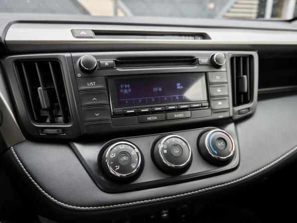 Toyota RAV4 IV (XA40) Рестайлинг с пробегом 2016 года, цена 2 250 000 рублей, 134263 км, внедорожник, Автокод Объявления