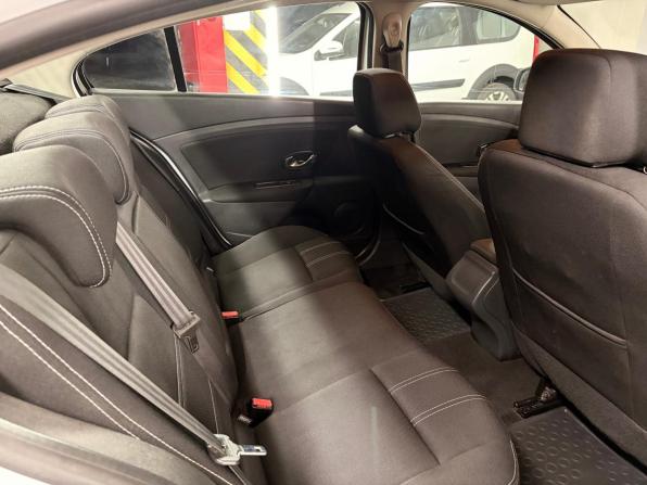 Renault Fluence I Рестайлинг с пробегом 2013 года, цена 690 000 рублей, 207979 км, седан, Автокод Объявления