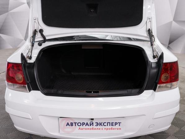Opel Astra H Рестайлинг с пробегом 2013 года, цена 615 000 рублей, 214500 км, седан, Автокод Объявления
