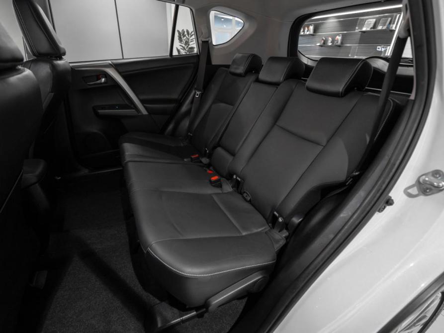 Toyota RAV4 IV (XA40) Рестайлинг Москва  - изображение 12