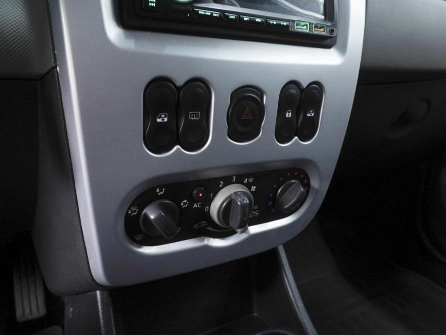 Renault Logan I Рестайлинг Ростов-на-Дону  - изображение 12