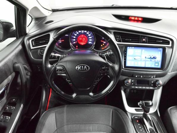 Kia Ceed II Рестайлинг с пробегом 2018 года, цена 1 375 000 рублей, 158929 км, хэтчбек, Автокод Объявления