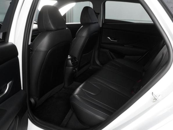 Hyundai Elantra VII (CN7) Рестайлинг с пробегом 2023 года, цена 2 180 000 рублей, 32044 км, седан, Автокод Объявления