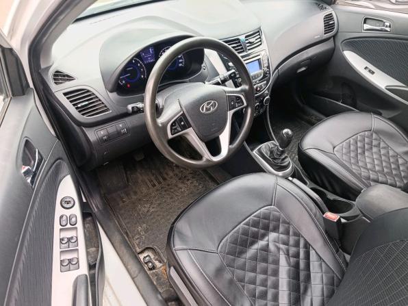 Hyundai Solaris I с пробегом 2013 года, цена 649 000 рублей, 117269 км, седан, Автокод Объявления