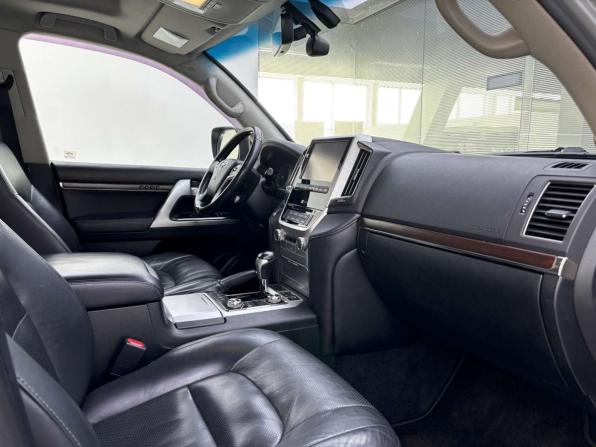 Toyota Land Cruiser 200 Series Рестайлинг 2 с пробегом 2015 года, цена 4 899 000 рублей, 192770 км, внедорожник, Автокод Объявления