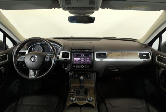Volkswagen Touareg II Рестайлинг с пробегом 2017 года, цена 2 200 000 рублей, 292828 км, внедорожник, Автокод Объявления