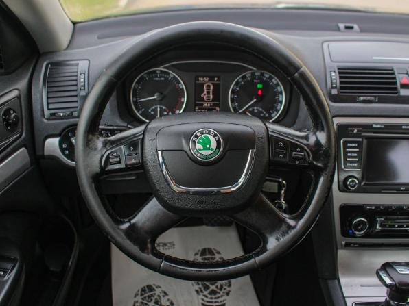 Skoda Octavia II (A5) Рестайлинг с пробегом 2011 года, цена 850 000 рублей, 165000 км, лифтбек, Автокод Объявления