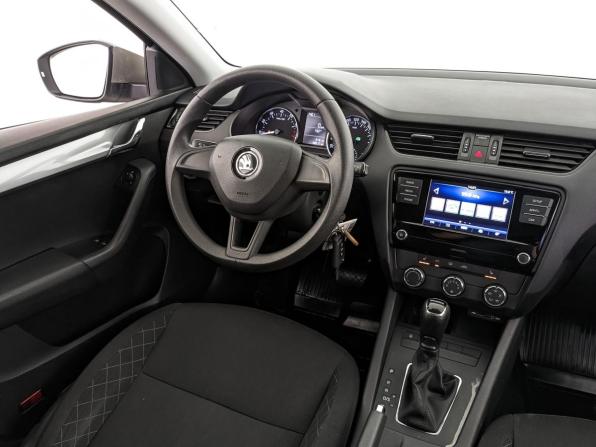 Skoda Octavia III (A7) Рестайлинг с пробегом 2017 года, цена 1 660 000 рублей, 68914 км, лифтбек, Автокод Объявления