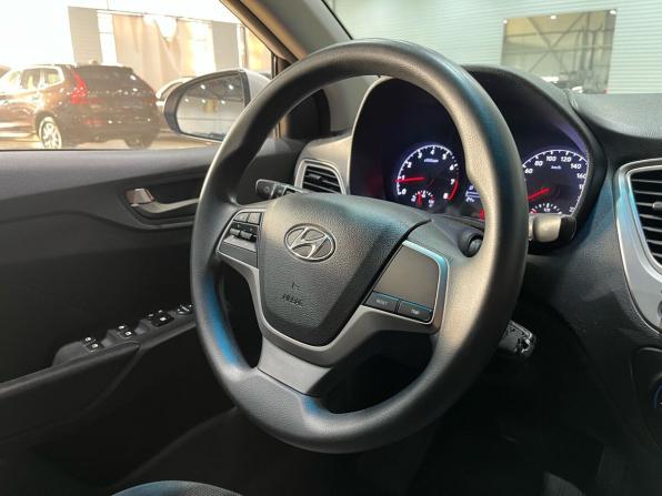 Hyundai Solaris II с пробегом 2019 года, цена 1 350 000 рублей, 70500 км, седан, Автокод Объявления