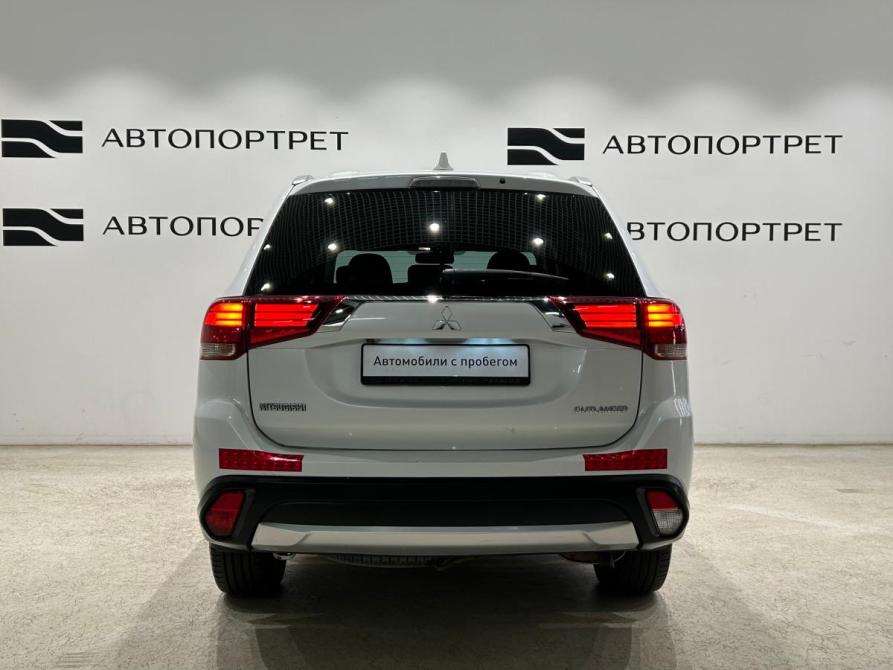 Mitsubishi Outlander III Рестайлинг 3 Санкт-Петербург  - изображение 6