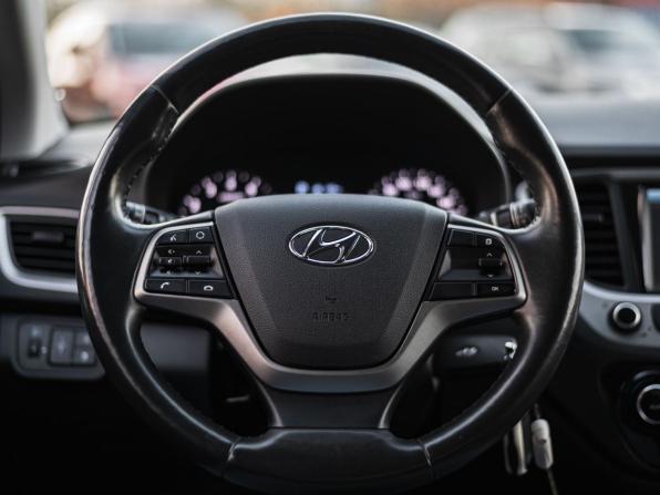 Hyundai Solaris II с пробегом 2017 года, цена 1 199 000 рублей, 134869 км, седан, Автокод Объявления