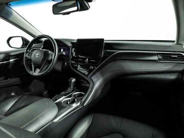 Toyota Camry VIII (XV70) Рестайлинг с пробегом 2023 года, цена 3 649 000 рублей, 20700 км, седан, Автокод Объявления