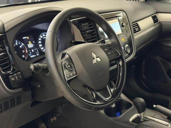 Mitsubishi Outlander III Рестайлинг 2 с пробегом 2015 года, цена 1 369 000 рублей, 110545 км, внедорожник, Автокод Объявления