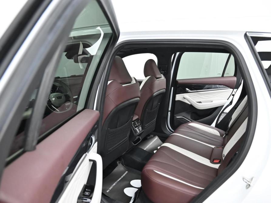 Geely Monjaro I Москва  - изображение 20