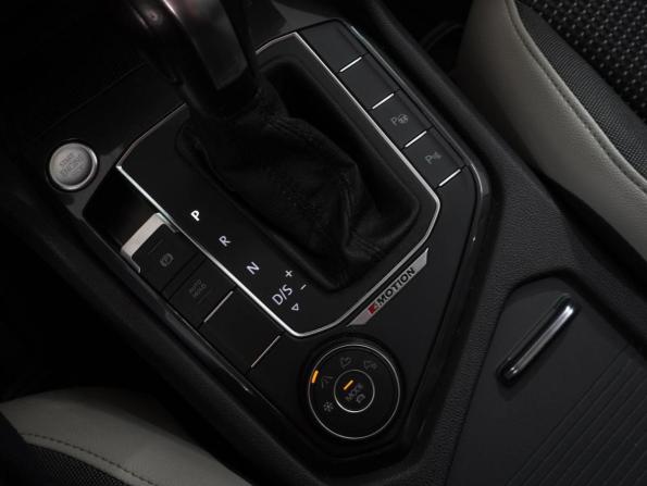 Volkswagen Tiguan II с пробегом 2020 года, цена 2 699 000 рублей, 129231 км, внедорожник, Автокод Объявления
