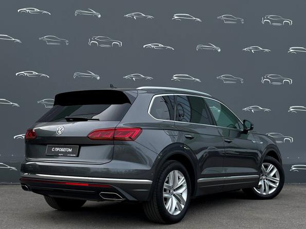 Volkswagen Touareg III с пробегом 2019 года, цена 4 498 700 рублей, 138260 км, внедорожник, Автокод Объявления