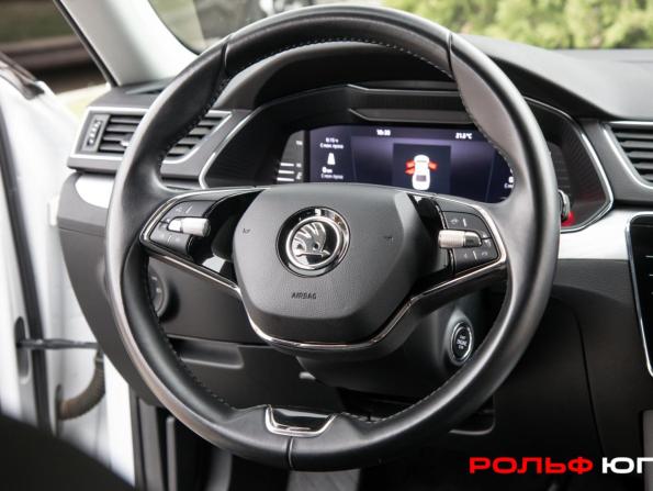 Skoda Superb III Рестайлинг с пробегом 2021 года, цена 2 858 100 рублей, 58742 км, лифтбек, Автокод Объявления