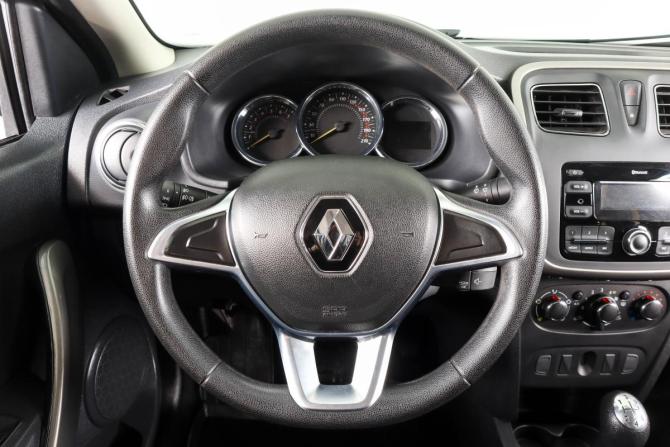 Renault Logan II Рестайлинг с пробегом 2020 года, цена 1 249 000 рублей, 45000 км, седан, Автокод Объявления