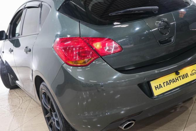 Opel Astra J Рестайлинг с пробегом 2011 года, цена 849 000 рублей, 200000 км, хэтчбек, Автокод Объявления