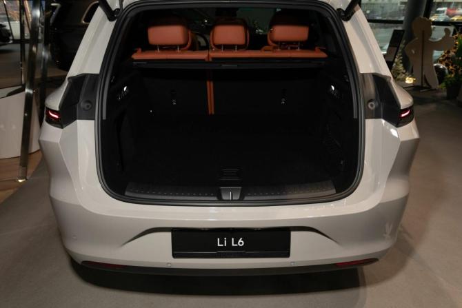 Новый Li Auto (Lixiang) L6 2025 года, цена 8 990 000 рублей, внедорожник, Автокод Объявления