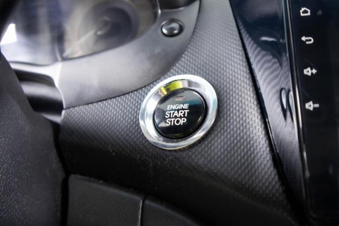Hyundai Solaris I с пробегом 2012 года, цена 899 000 рублей, 192356 км, хэтчбек, Автокод Объявления
