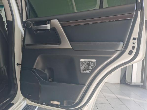 Toyota Land Cruiser 200 Series Рестайлинг 2 с пробегом 2017 года, цена 6 790 000 рублей, 221575 км, внедорожник, Автокод Объявления